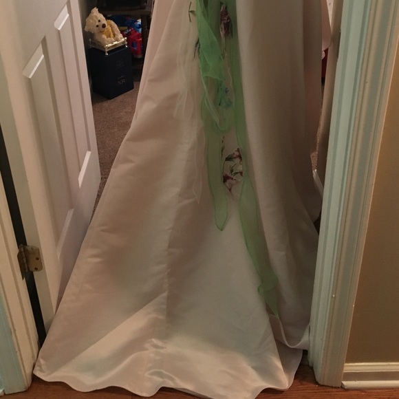 Dress - Picture 2 of 3